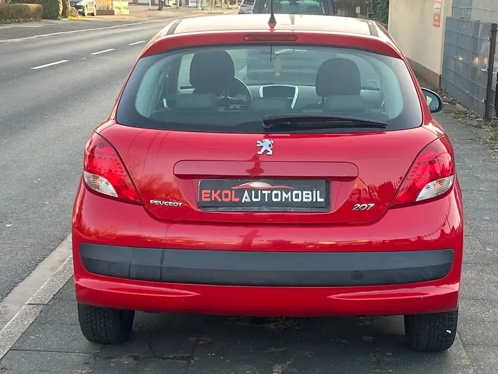 Gebraucht Peugeot 207 Style 95 PS (69 kW) 2011 Rot Limousine