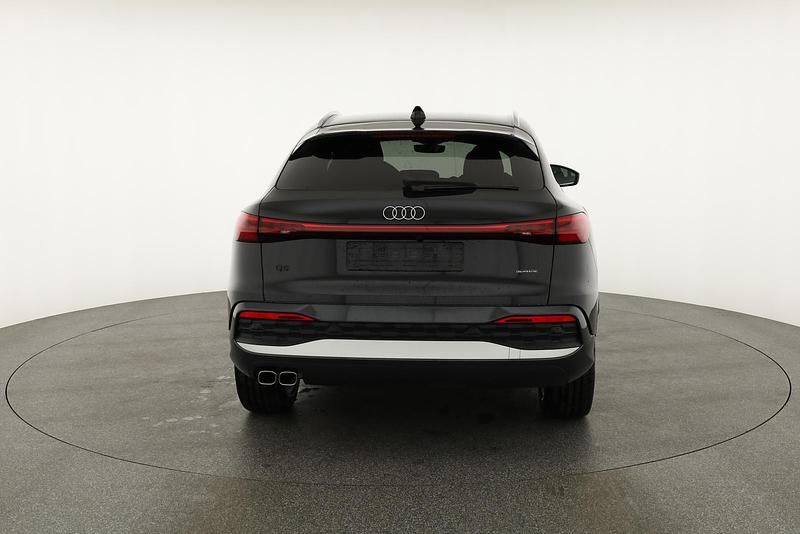 Mythosschwarz metallic Neu 2025 Audi Q5 Sportback Ambiente SUV | 63.475 € (Superpreis) - Bild 1/4