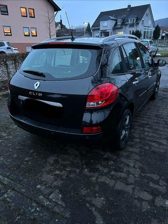 Gebraucht Renault Clio II Dynamique 101 PS (74 kW) 2010 Schwarz Limousine