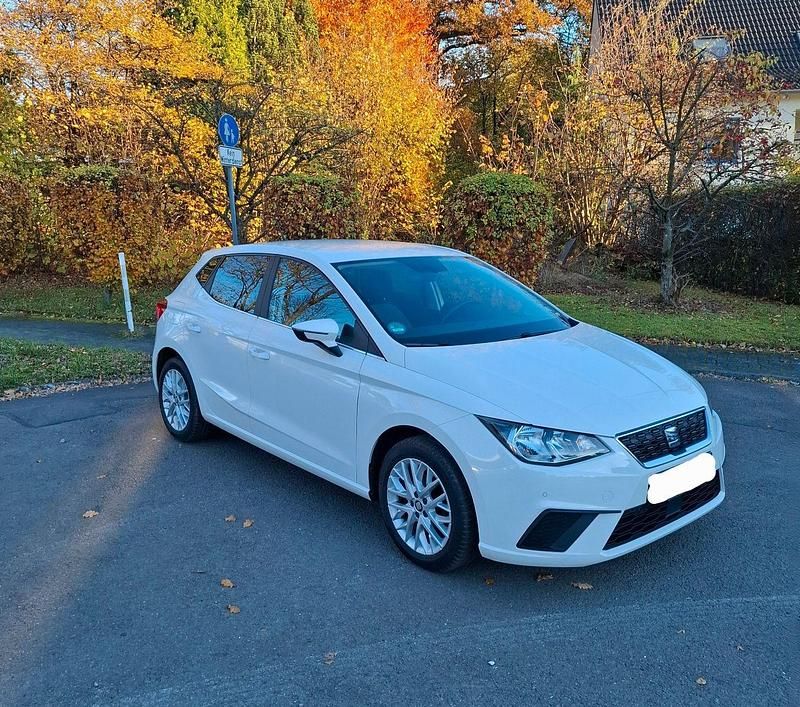 Weiß Gebraucht 2018 Seat Ibiza Style Kleinwagen | 10.499 € (Fairer Preis) - Bild 1/4