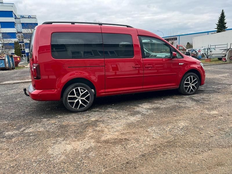 Gebraucht VW Caddy Maxi 150 PS (110 kW) 2018 Rot Van / Kleinbus