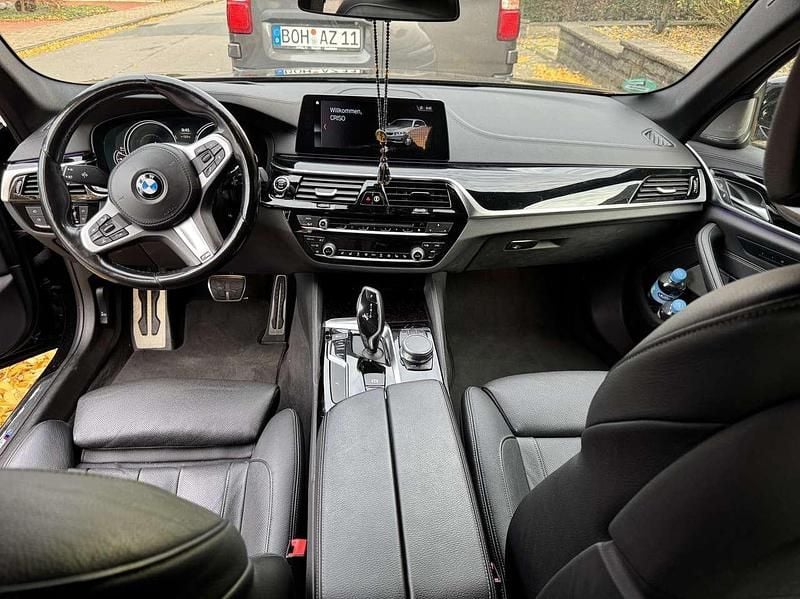 Blau Gebraucht 2018 BMW 530 Sport Line Kombi | 21.500 € (Superpreis) - Bild 1/4