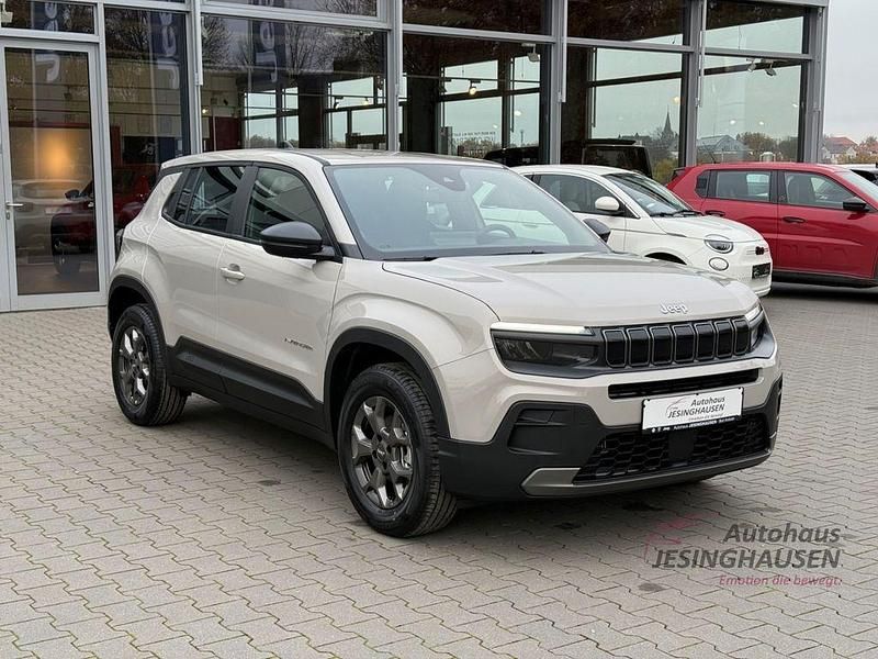 Neu Jeep Avenger Longitude 101 PS (74 kW) 2025 Stone grey metallic clear coat SUV