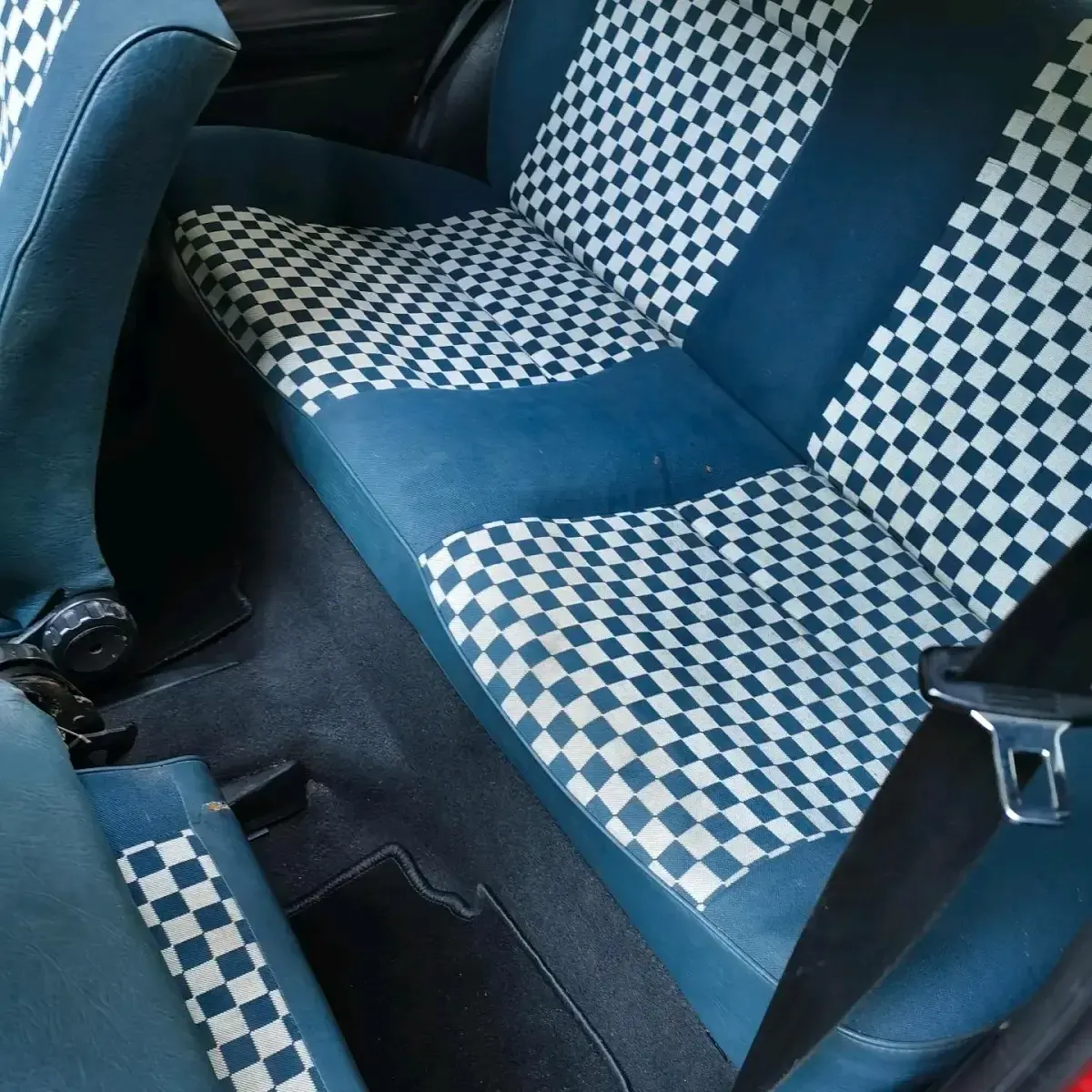 Gebraucht VW Polo 54 PS (39 kW) 1987 Rot Kleinwagen