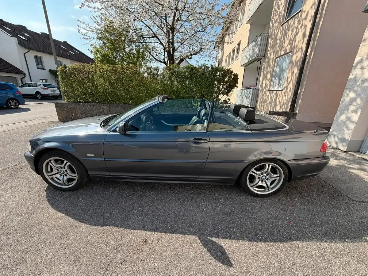 Gebraucht BMW 320 Cabriolet 170 PS (125 kW) 2002 Grau Cabrio