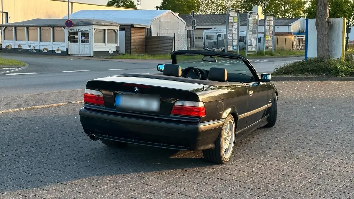 Gebraucht BMW 320 M Sport 150 PS (110 kW) 2000 Schwarz Cabrio