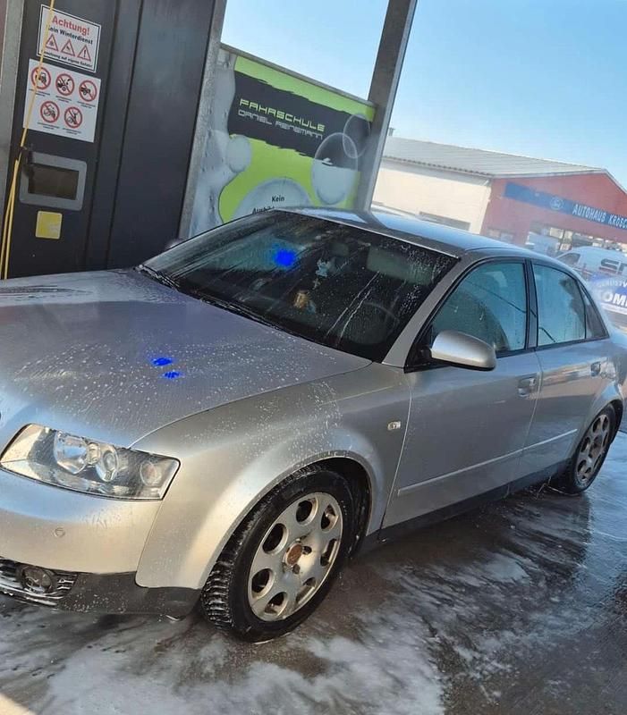 Gebraucht Audi A4 131 PS (96 kW) 2002 Silber Limousine
