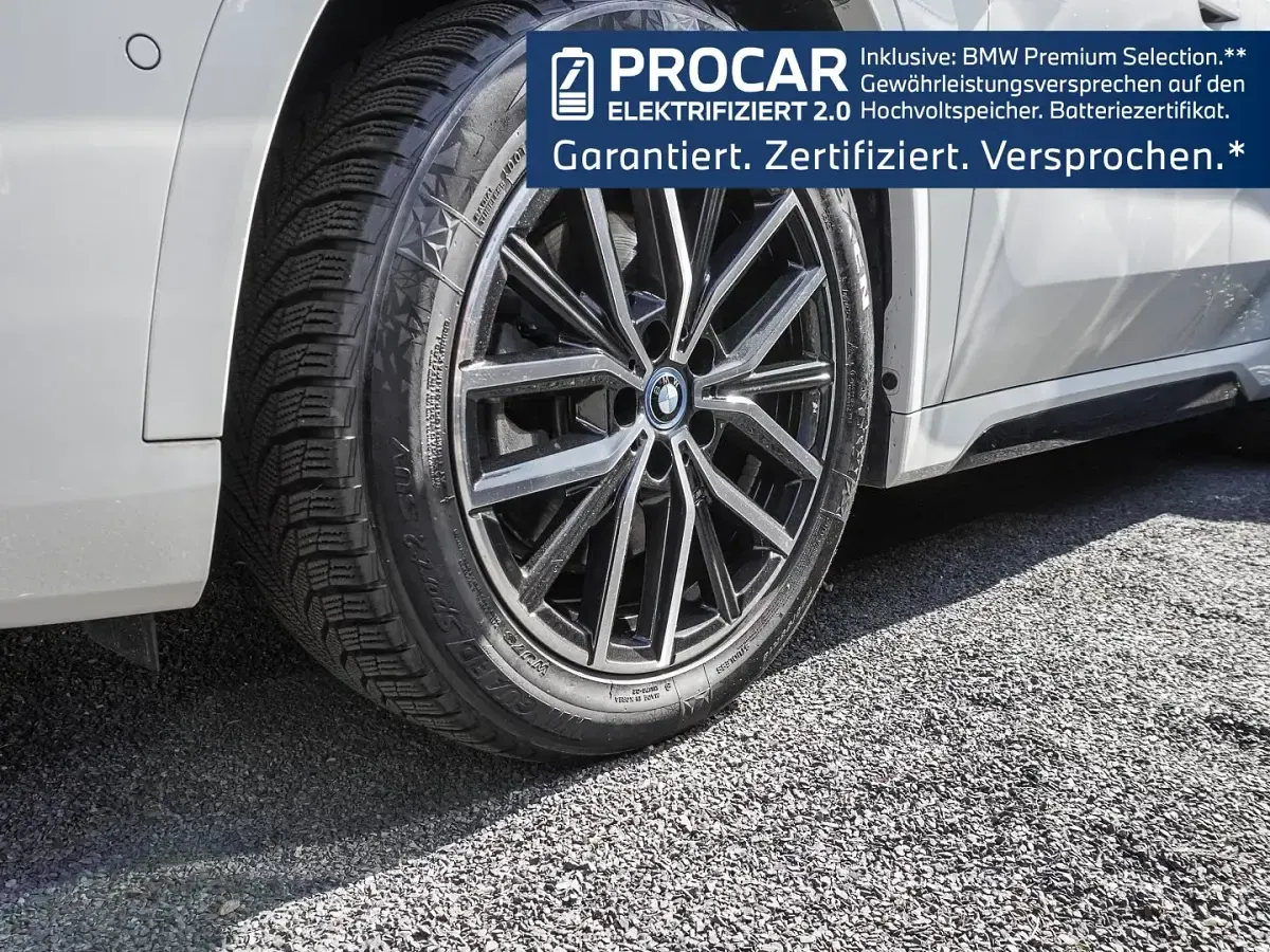 Gebraucht BMW iX1 M Sport 230 kW (313 PS) 2023 Weiß SUV