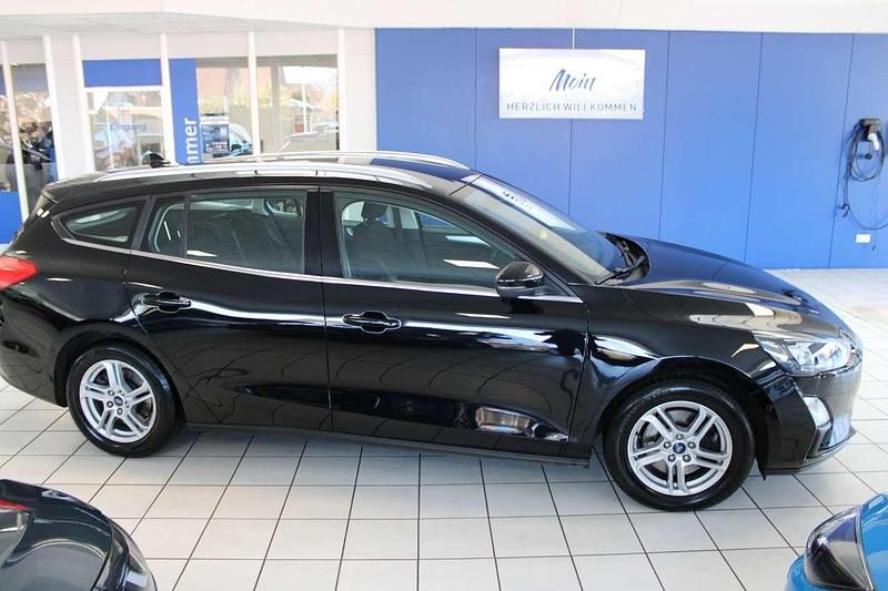 Gebraucht Ford Focus Cool & Connect 120 PS (88 kW) 2021 Obsidianschwarz metallic Kombi