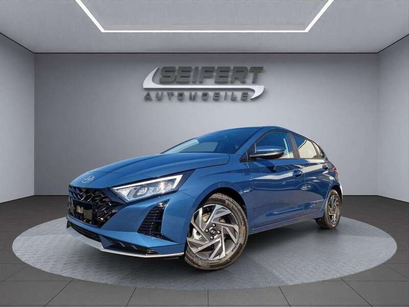 Vibrant blue Neu 2025 Hyundai i20 Trend Limousine | 21.650 € (Fairer Preis) - Bild 1/4