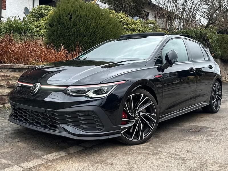 Schwarz Gebraucht 2022 VW Golf VIII GTI Limousine | 24.900 € (Superpreis) - Bild 1/4