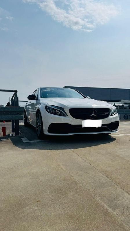 Weiß Gebraucht 2015 Mercedes C63 AMG AMG Limousine | 37.550 € (Guter Preis) - Bild 1/4