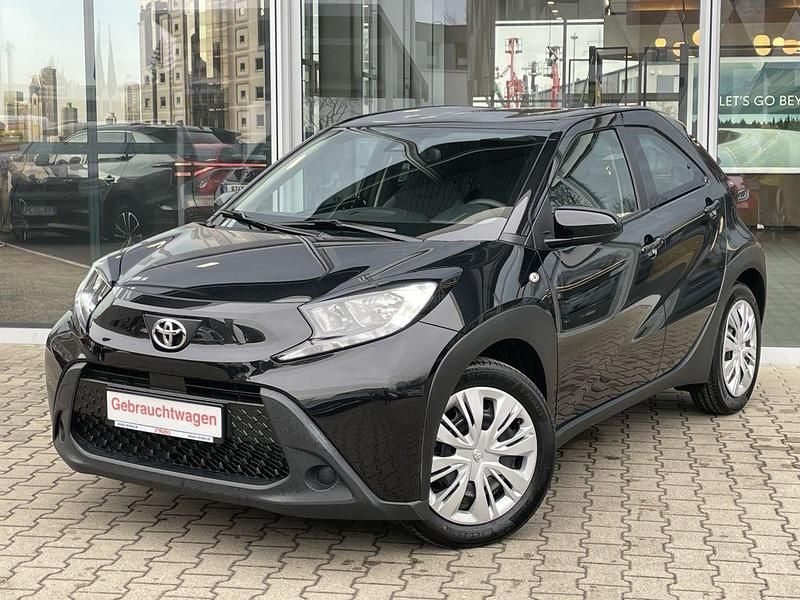 Gebraucht Toyota Aygo X X-play 72 PS (52 kW) 2023 Mysticschwarz mica SUV