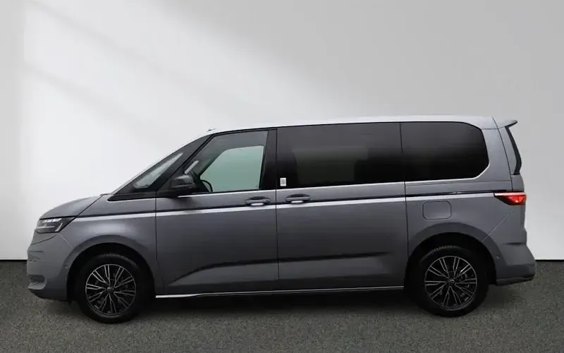 Neu VW Multivan Life 150 PS (110 kW) 2025 Silber Van / Kleinbus