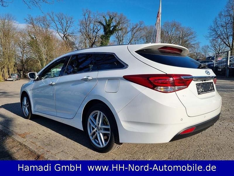 Gebraucht Hyundai i40 141 PS (103 kW) 2018 Weiß Kombi