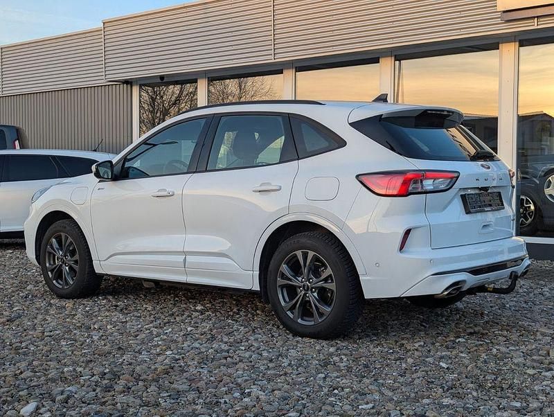 Gebraucht Ford Kuga ST-Line 152 PS (111 kW) 2022 Weiß SUV