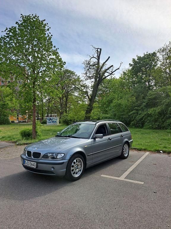 Gebraucht BMW 318 143 PS (105 kW) 2005 Grau Kombi