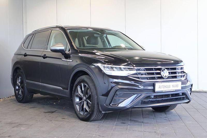 Gebraucht VW Tiguan Allspace Life 150 PS (110 kW) 2022 Schwarz SUV