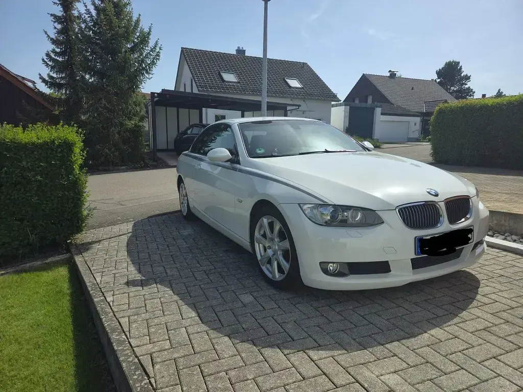 Gebraucht BMW 325 Cabriolet 218 PS (160 kW) 2009 Weiß Cabrio