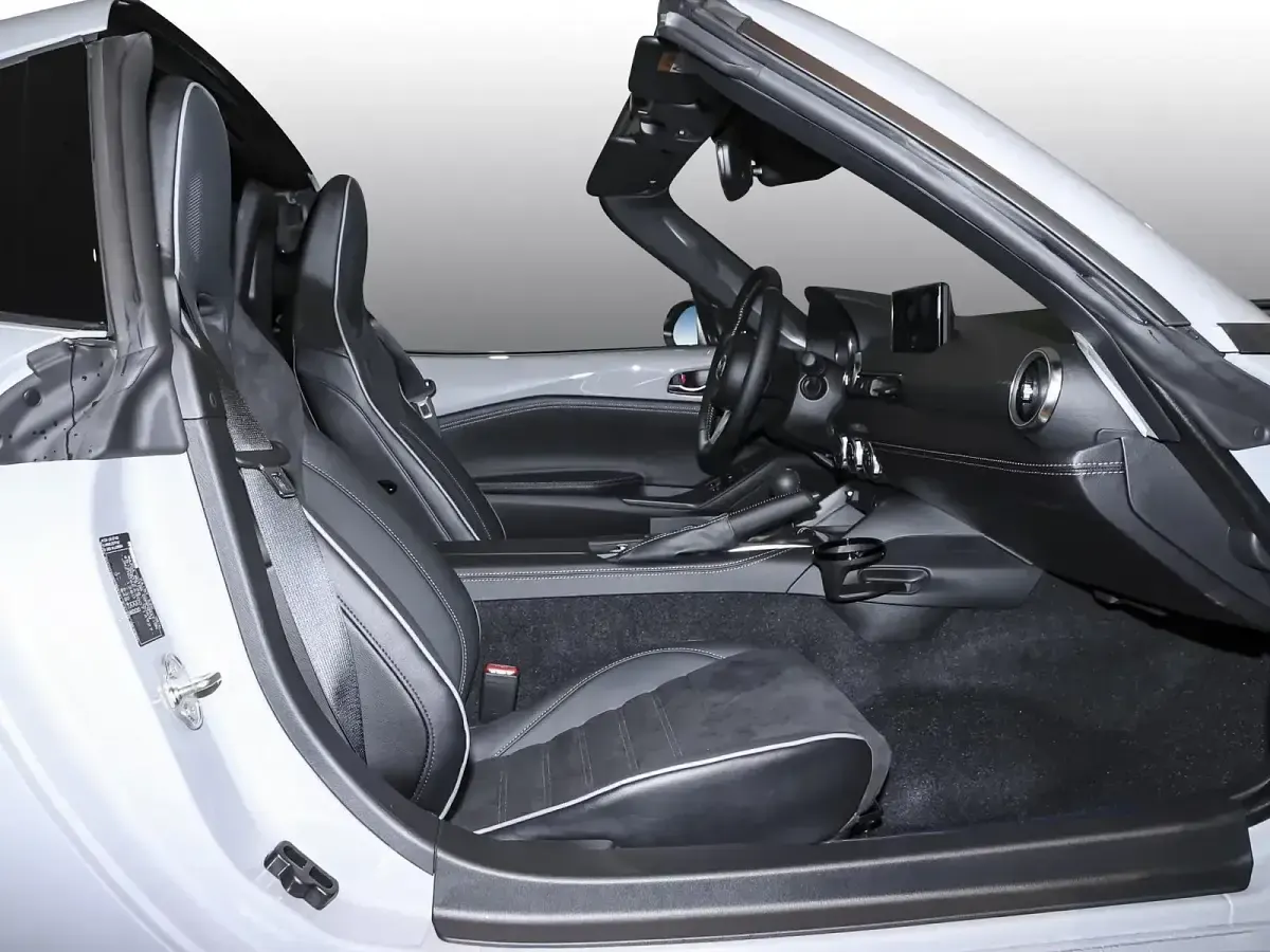 Neu Mazda MX5 132 PS (97 kW) 2026 Grau Cabrio
