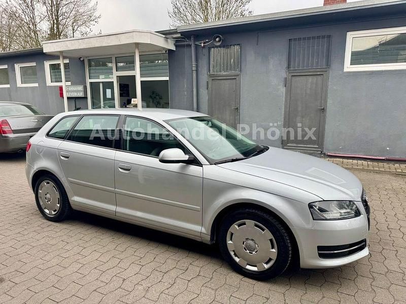 Gebraucht Audi A3 Attraction 125 PS (91 kW) 2010 Silber Kleinwagen
