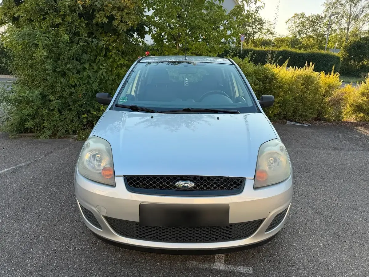 Gebraucht Ford Fiesta 60 PS (44 kW) 2007 Silber Kleinwagen