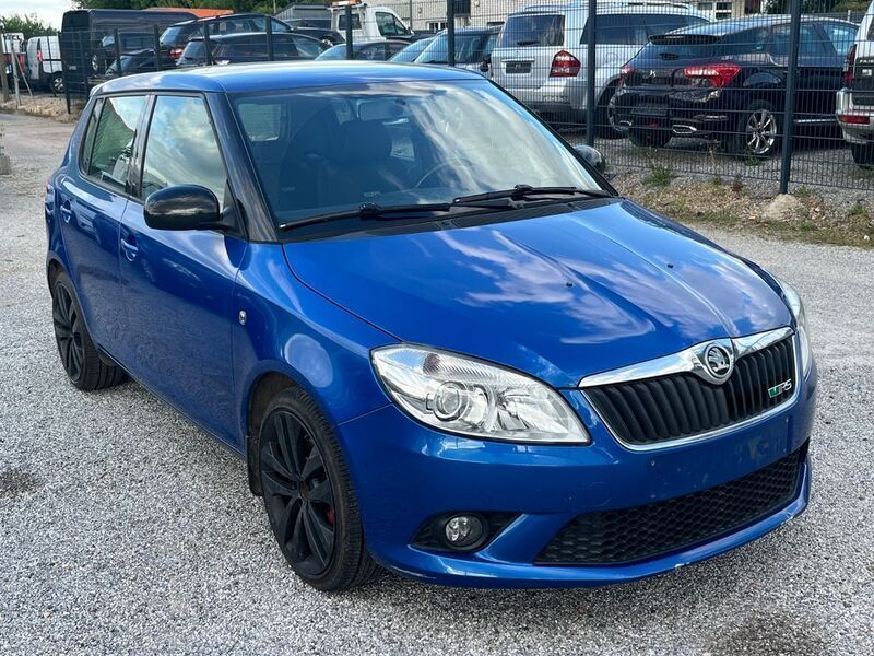Blau Gebraucht 2010 Skoda Fabia RS Limousine | 3.980 € (Superpreis) - Bild 1/4
