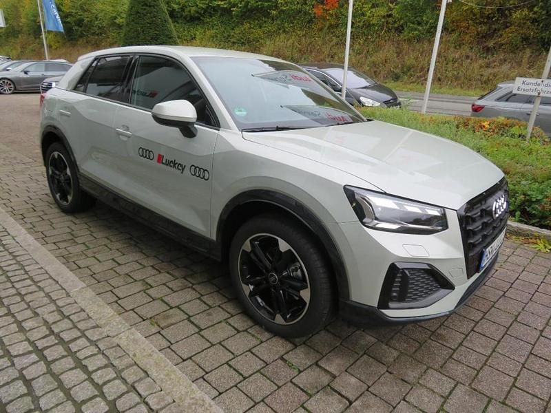 Nowe Audi Q2 Advanced 150 KM (110 kW) 2025 Srebrny SUV