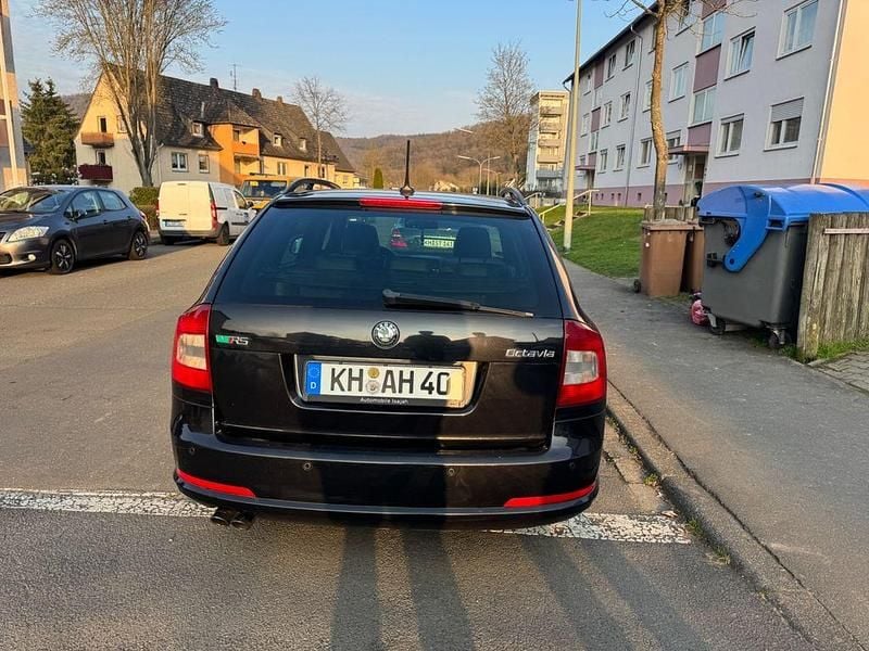 Second-hand Skoda Octavia vRS 200 CP (147 kW) 2010 Negru Break