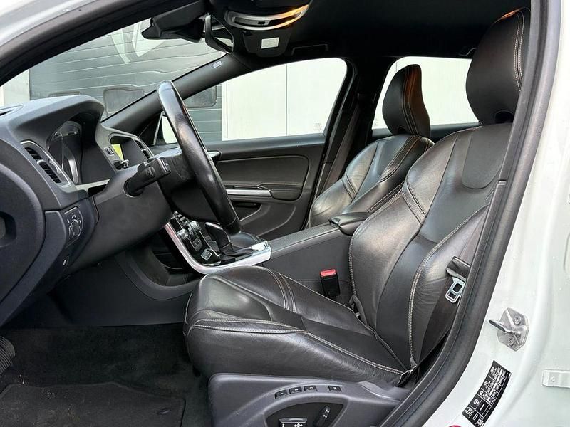 Gebraucht Volvo V60 215 PS (158 kW) 2016 Weiß Kombi