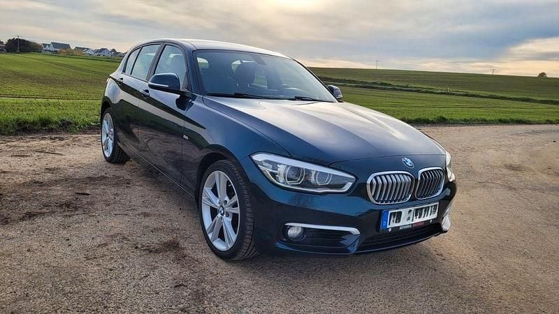 Blau Gebraucht 2015 BMW 120 Urban Line Kleinwagen | 12.250 € (Teuer) - Bild 1/4