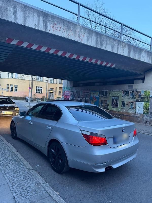 Gebraucht BMW 520 177 PS (130 kW) 2005 Silber Limousine