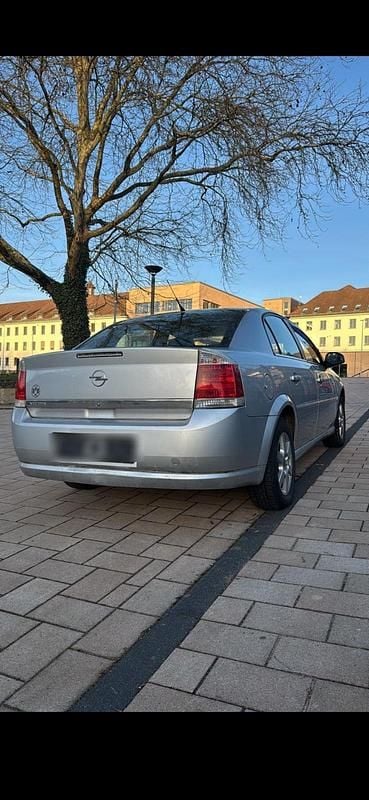 Second-hand Opel Vectra 105 CP (77 kW) 2006 Argintiu Berlinǎ