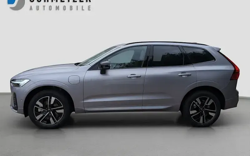 Neu Volvo XC60 Plus 455 PS (334 kW) 2025 Silbern SUV