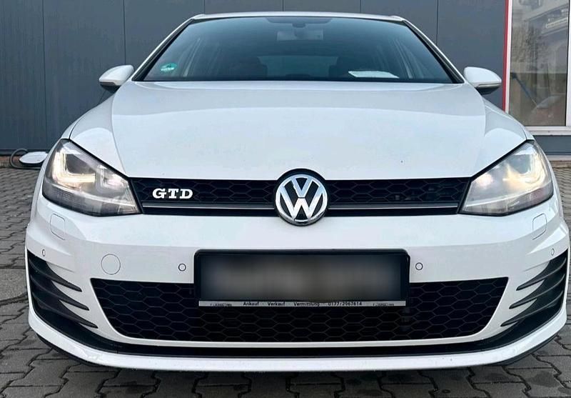 Weiß Gebraucht 2013 VW Golf VII GTD Limousine | 12.345 € - Bild 1/2