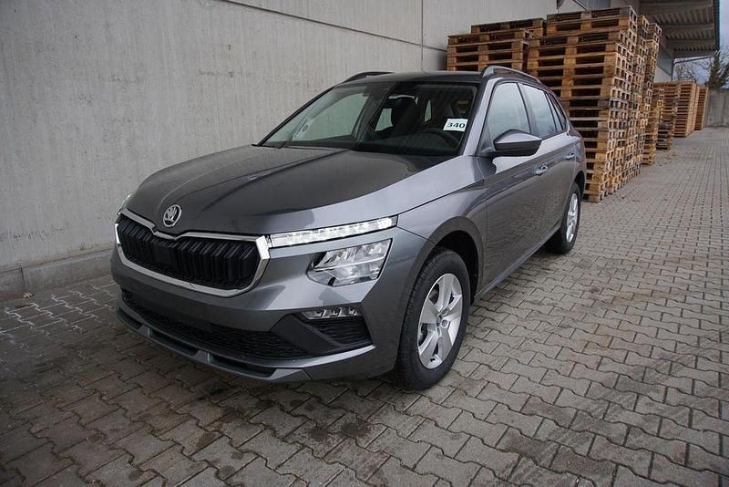 Neu Skoda Kamiq Selection 116 PS (85 kW) 2025 Graphitegrau metallic SUV