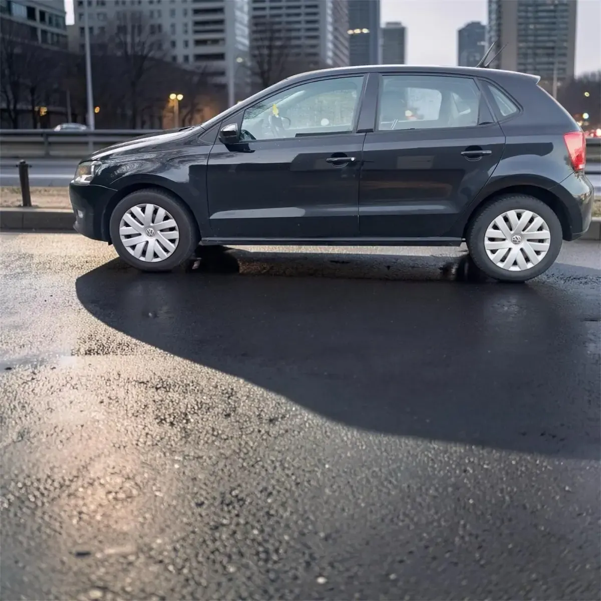 Gebraucht VW Polo 86 PS (63 kW) 2011 Schwarz Kleinwagen