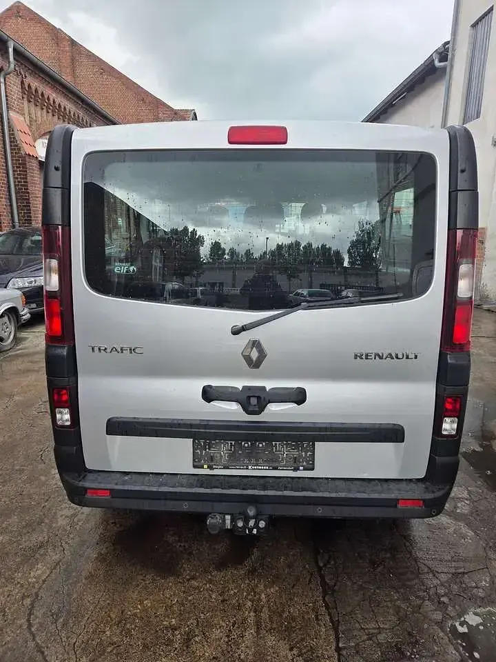 Gebraucht Renault Trafic Expression 116 PS (85 kW) 2015 Platingrau Van / Kleinbus