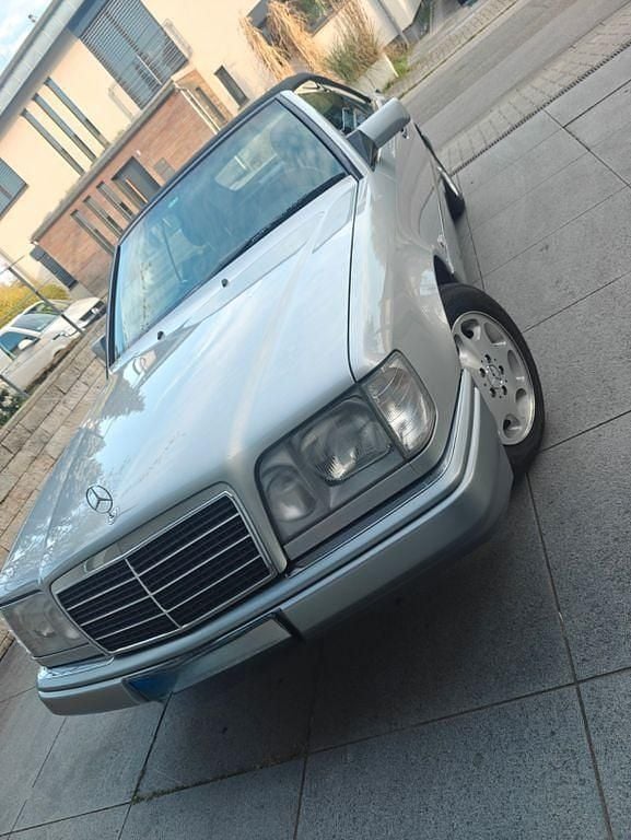 Gebraucht Mercedes E320 220 PS (161 kW) 1996 Silber Cabrio