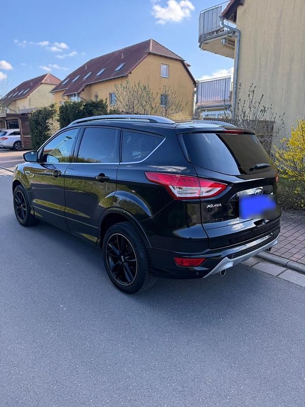 Gebraucht Ford Kuga Individual 180 PS (132 kW) 2015 Schwarz SUV