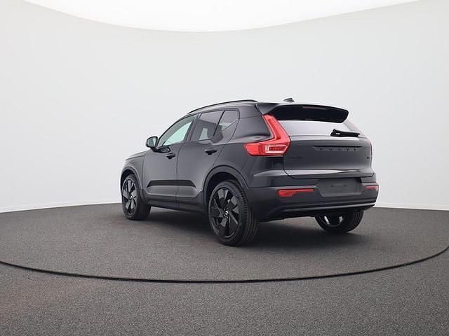 Neu Volvo XC40 Plus 197 PS (144 kW) 2026 Onyx black metallic onyx black metallic SUV