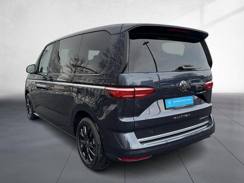 Gebraucht VW Multivan Style 177 PS (130 kW) 2025 Blau Van