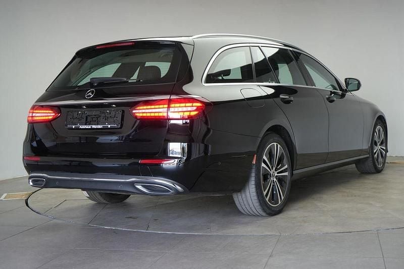Gebraucht Mercedes E400 Avantgarde 330 PS (242 kW) 2022 Schwarz Limousine