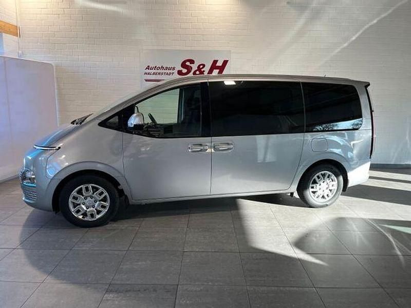 Gebraucht Hyundai Staria Trend 177 PS (130 kW) 2023 Silber Van / Kleinbus