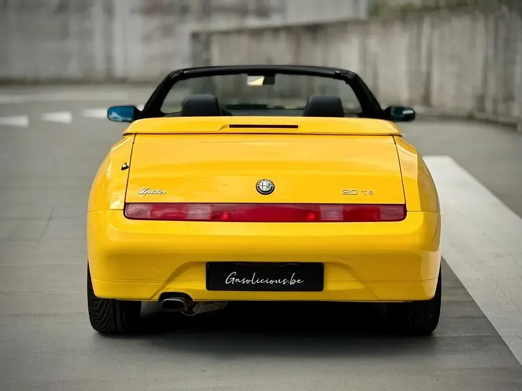 Gebraucht Alfa Romeo Spider 150 PS (110 kW) 2001 Gelb Cabrio