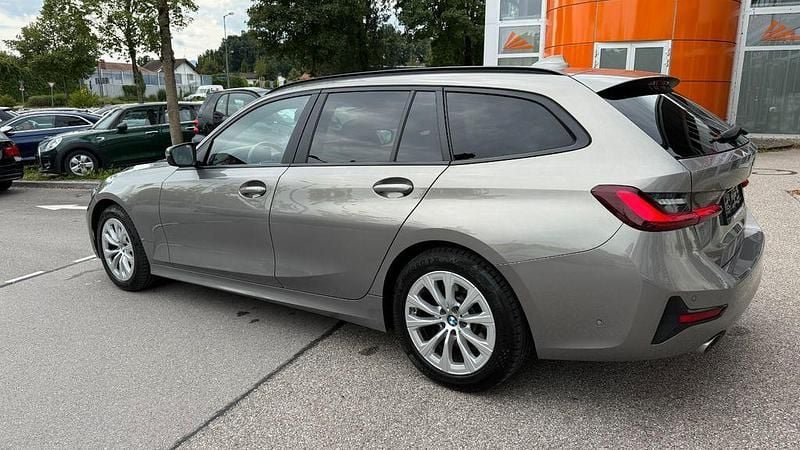 Gebraucht BMW 330 Advantage 286 PS (210 kW) 2022 Grau Limousine