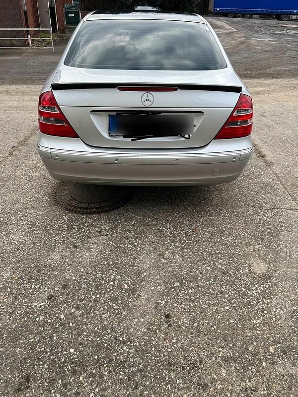 Gebraucht Mercedes E240 177 PS (130 kW) 2002 Silber Limousine