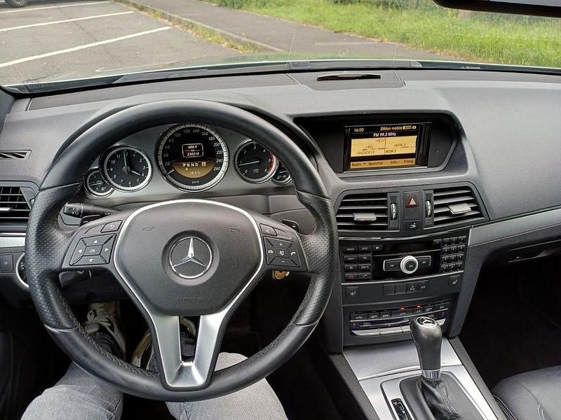 Gebraucht Mercedes E250 204 PS (150 kW) 2013 Grau Coupé