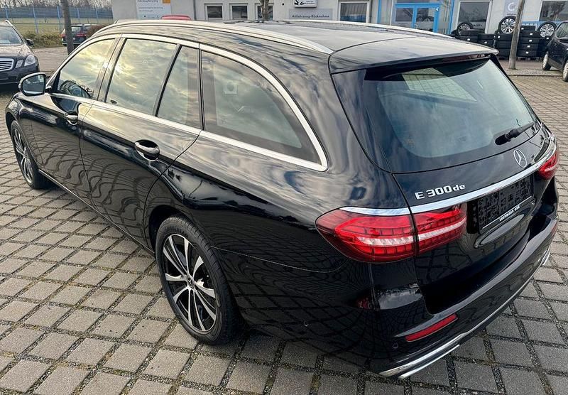 Gebraucht Mercedes E300 194 PS (142 kW) 2021 Ung. schwarz  unilack Kombi