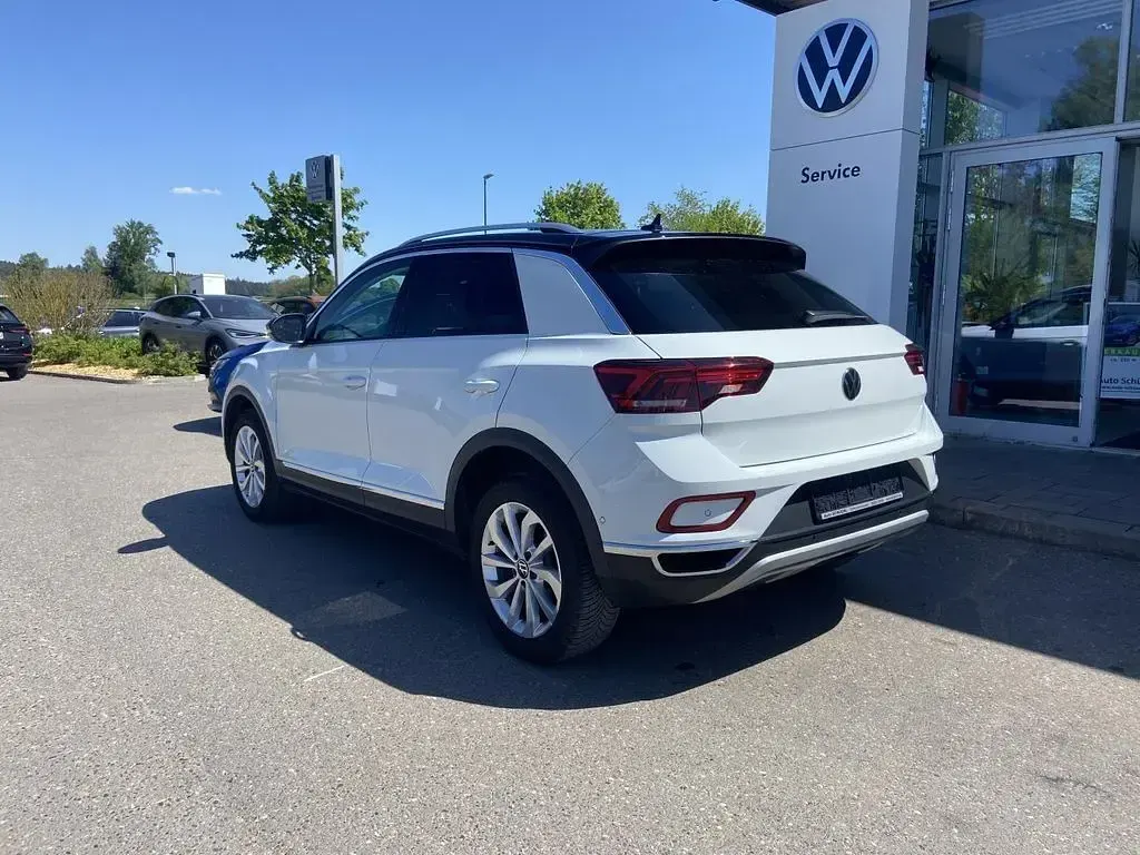 Second-hand VW T-Roc Style 150 CP (110 kW) 2023 Alb SUV